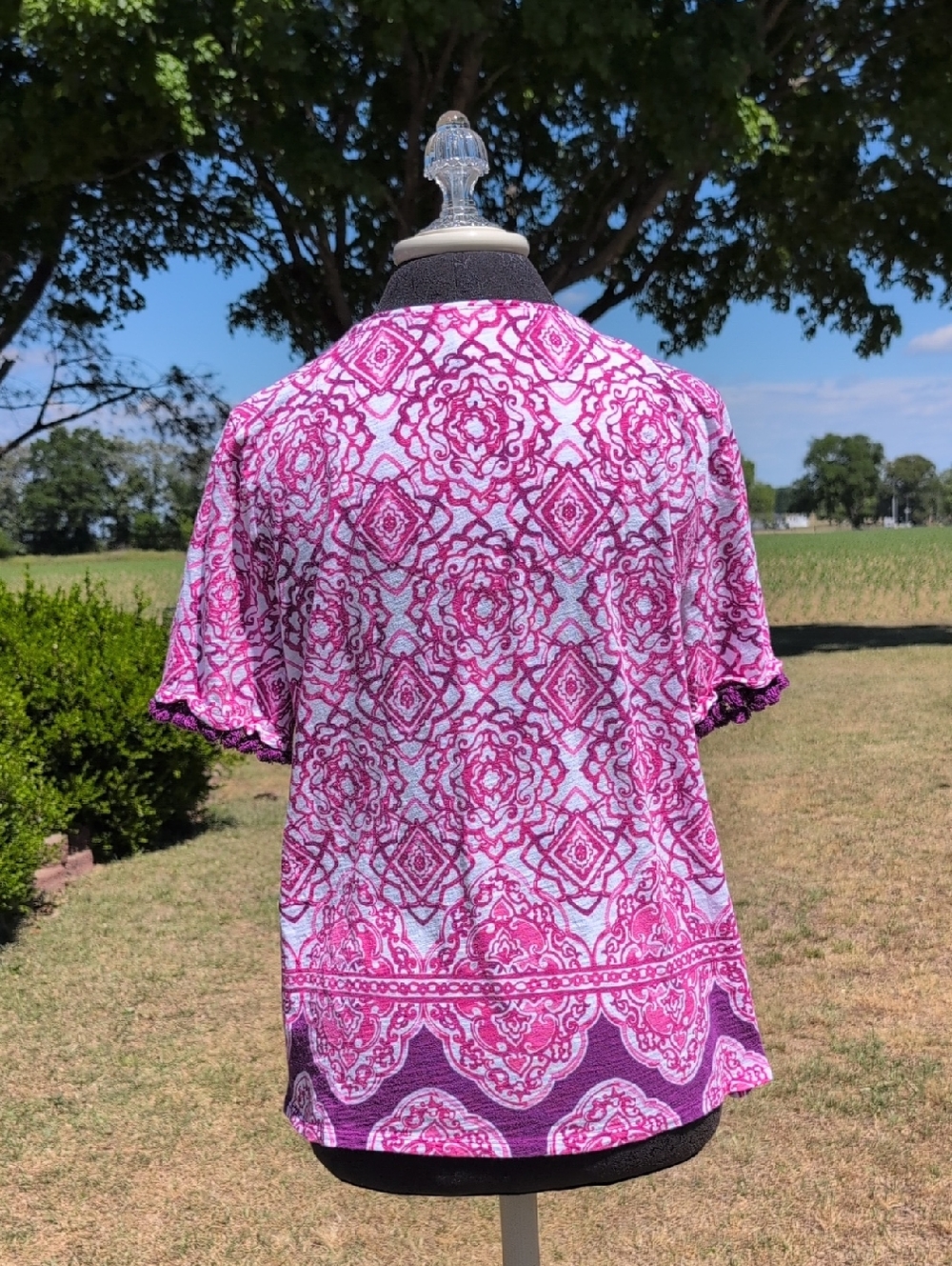 Chico's White Top with Pink & Fuchsia Floral Swirl - Picture 4 of 5